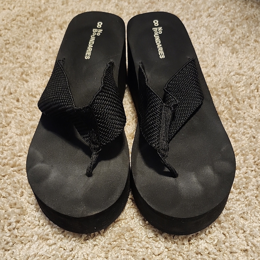 No Boundaries Women's Black Platform Sandals